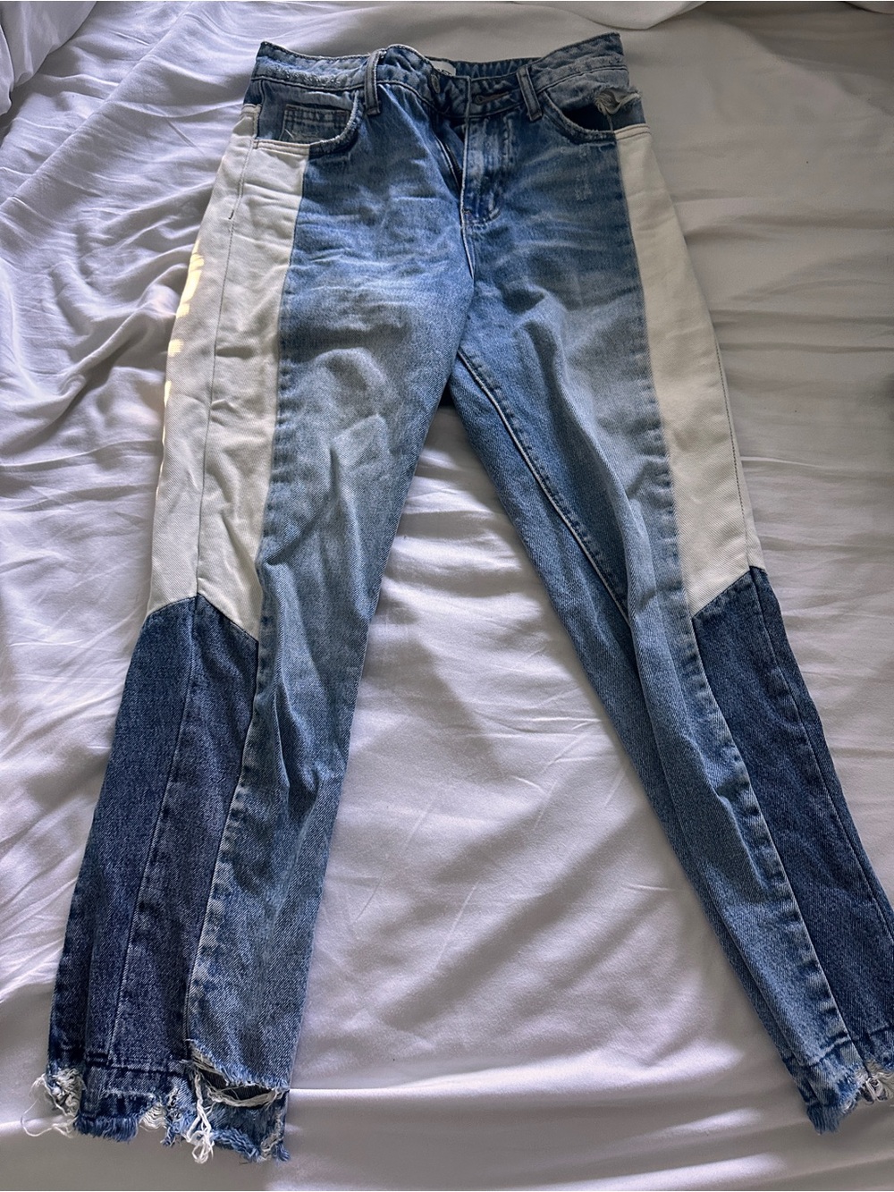 VERVET BY FLYING MONKEY Two-Tone Blue and White Panel Ankle Jeans